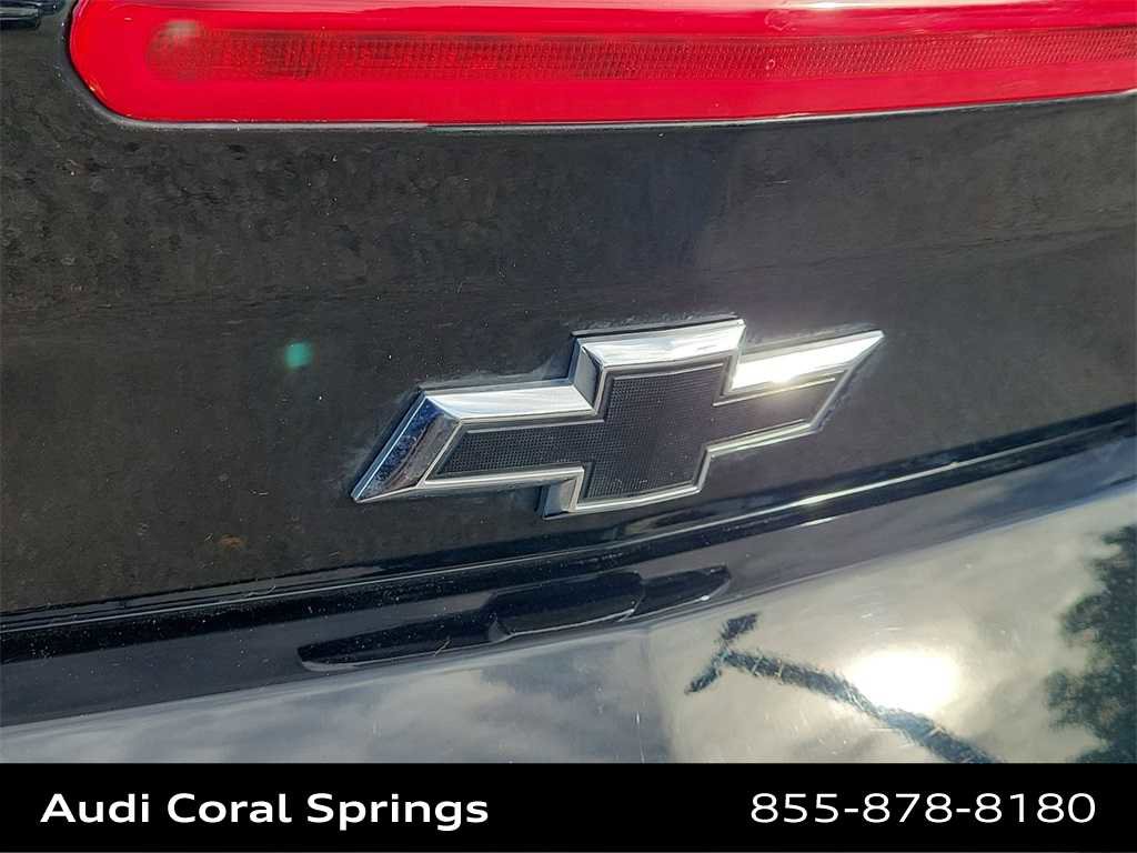 Used 2022 Chevrolet Camaro LT w/ Technology Package image 15