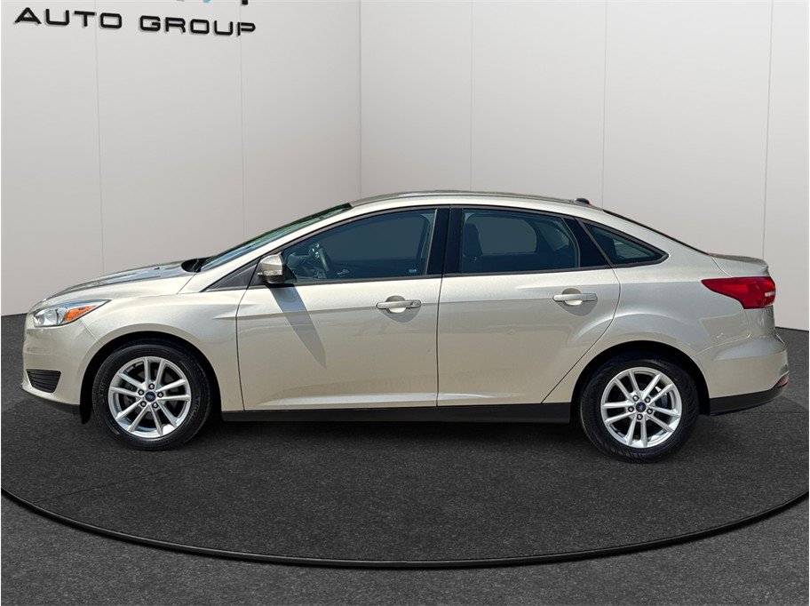 Used 2017 Ford Focus SE FWD image 5