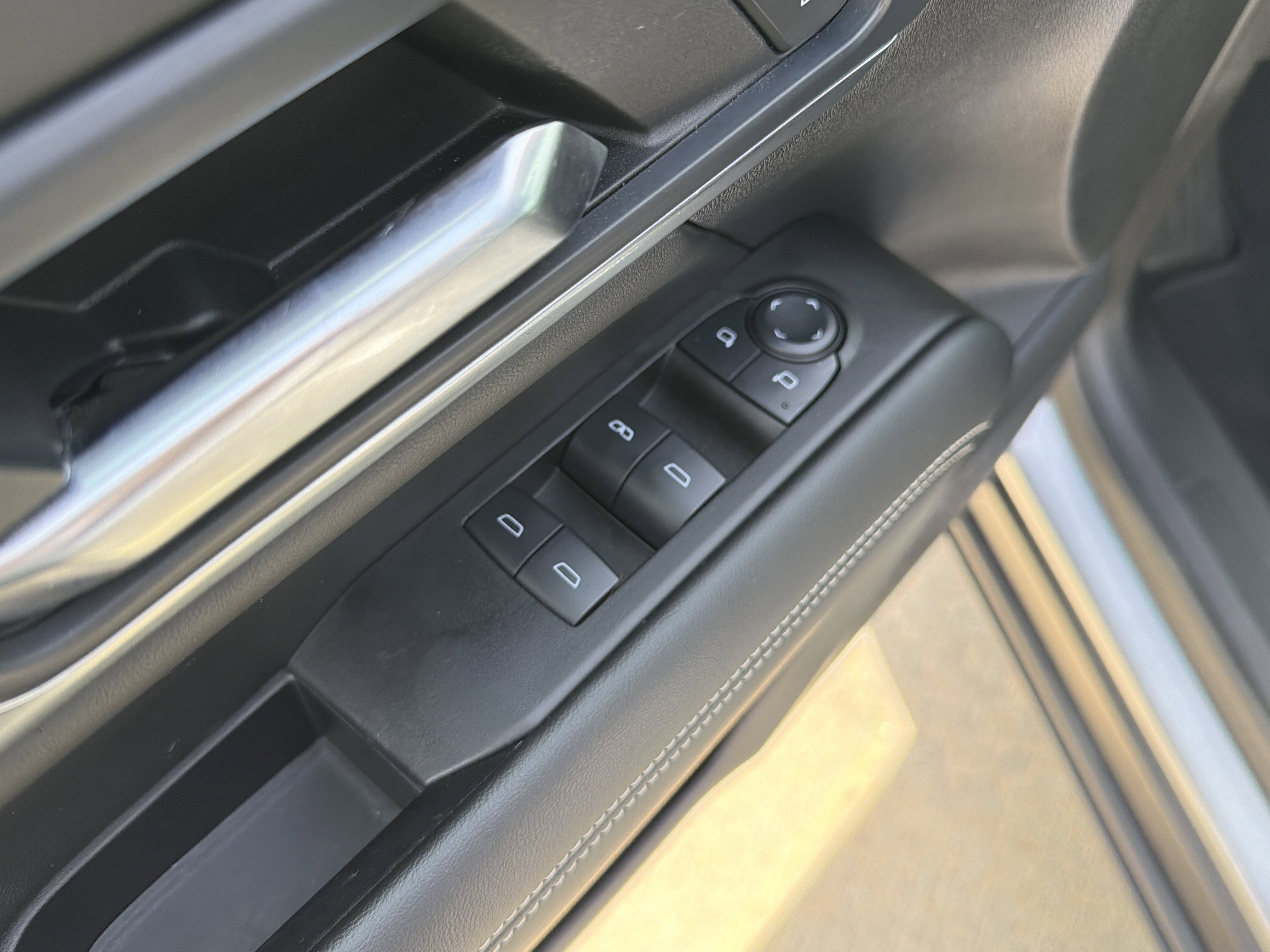 Used 2025 GMC Terrain Elevation AWD/4WD image 15