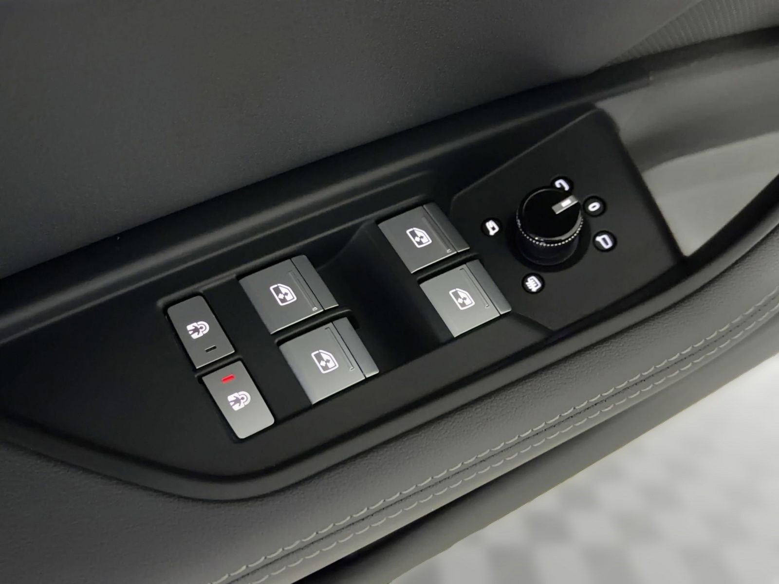 Used 2023 Audi e-tron Premium Plus AWD/4WD image 13