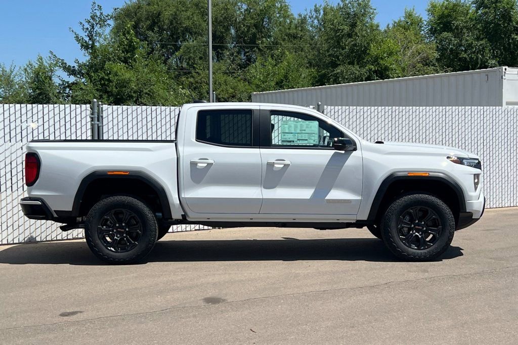 New 2025 GMC Canyon Elevation w/ Technology Package video 3