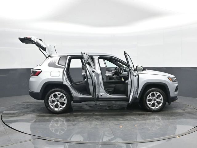 Used 2025 Jeep Compass Sport w/ Mopar Graphics Package AWD/4WD image 46