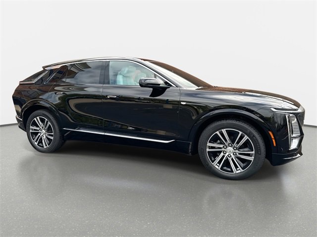 New 2025 Cadillac Lyriq Luxury image 8