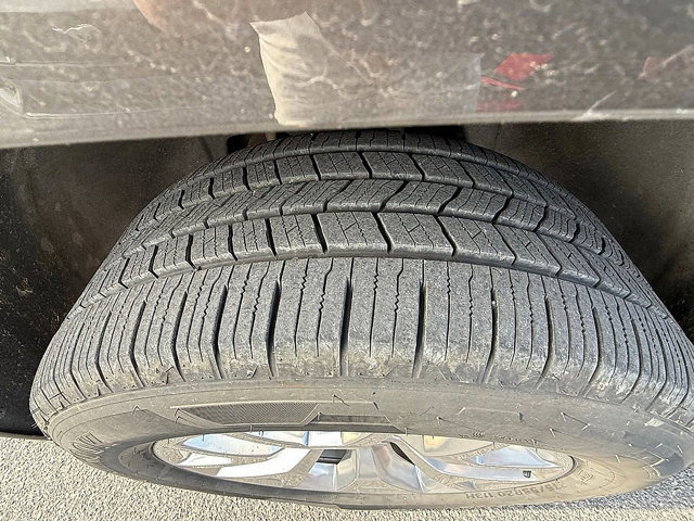 Used 2019 GMC Yukon XL SLT w/ Open Road Package image 9