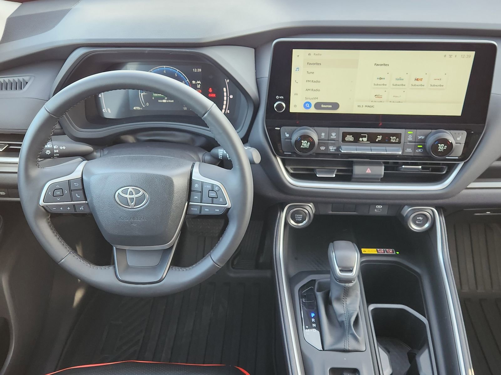 Used 2025 Toyota Grand Highlander AWD image 30