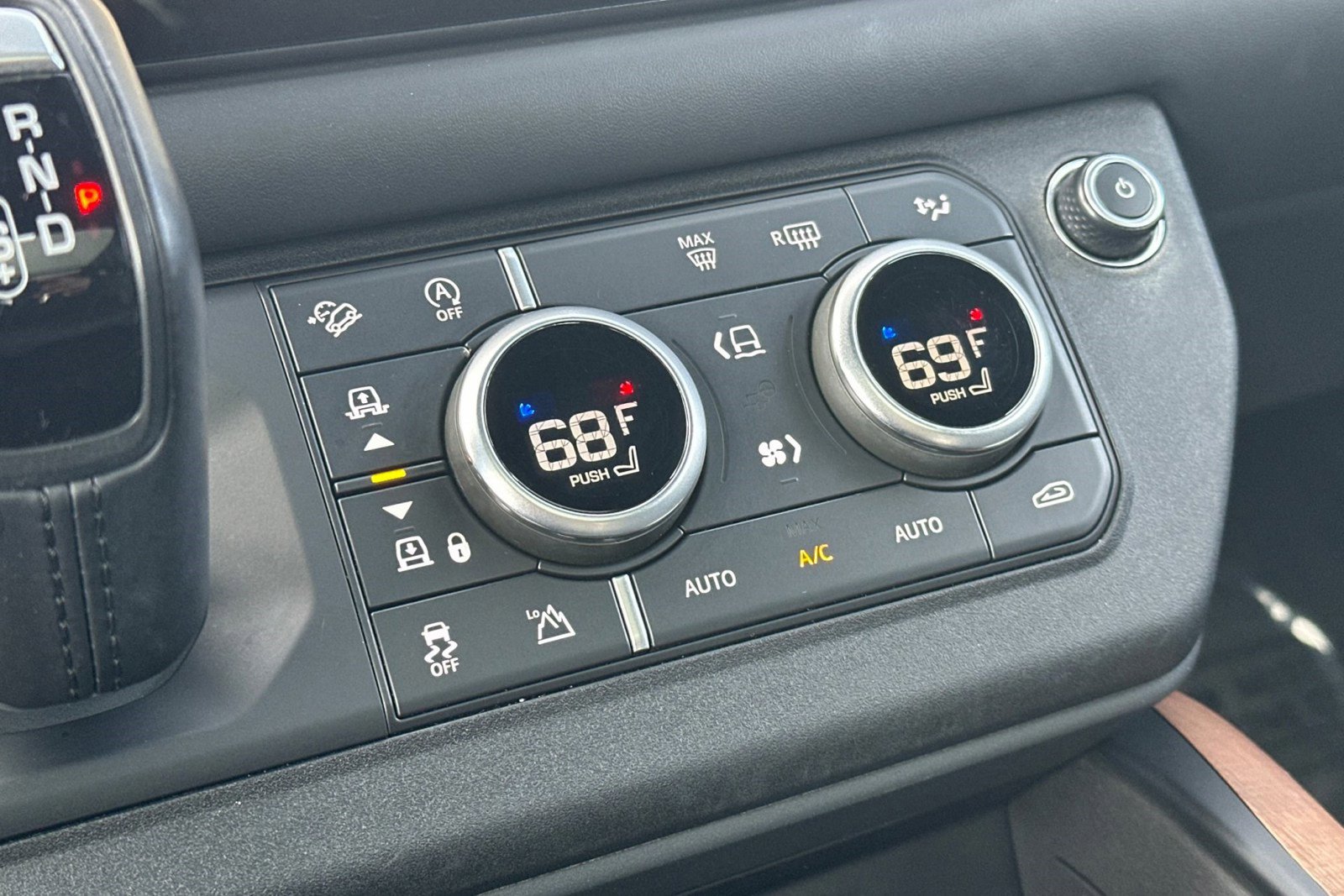 Used 2024 Land Rover Defender 110 X image 23