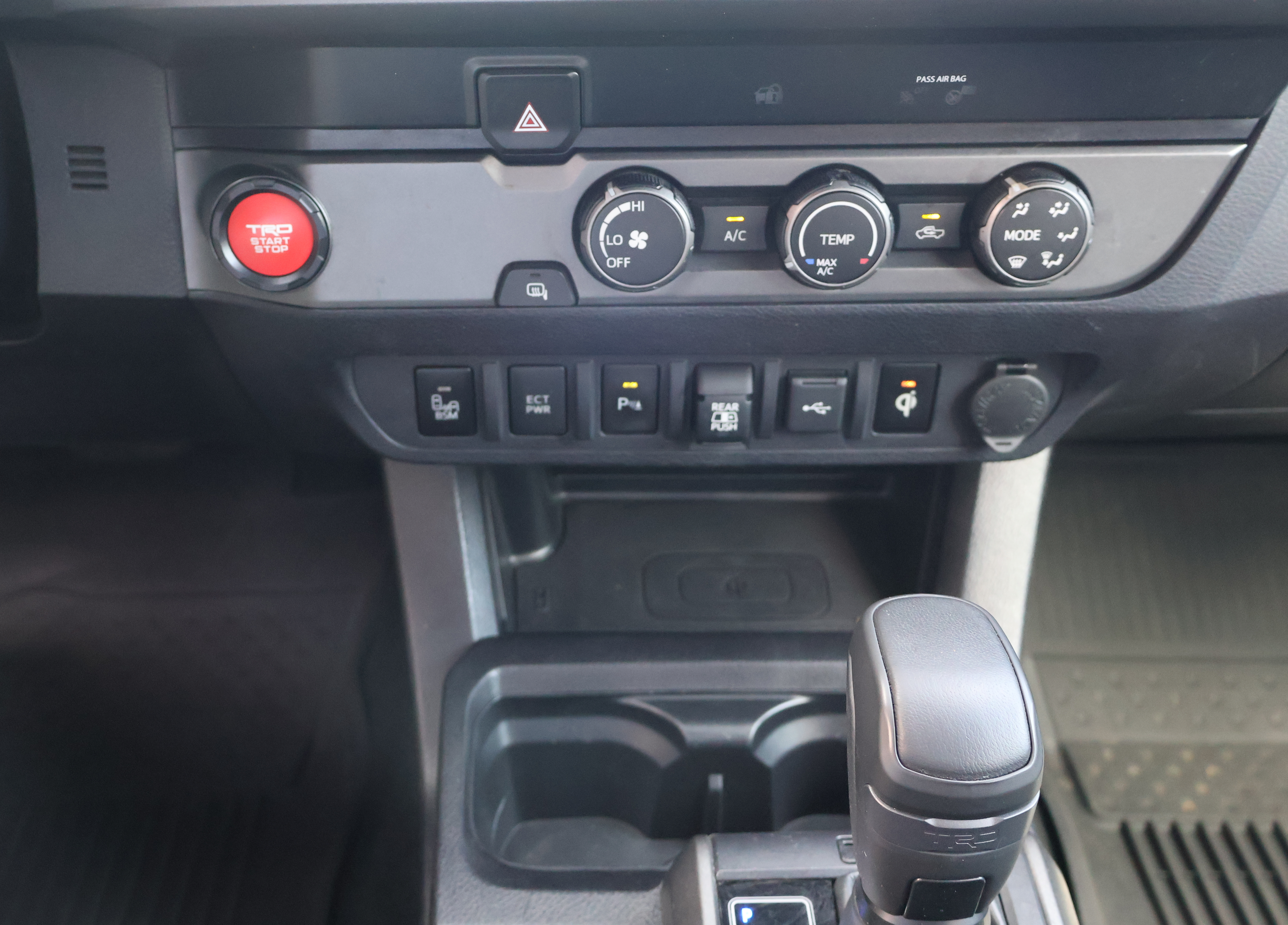 Used 2020 Toyota Tacoma TRD Sport w/ Technology Package RWD image 8
