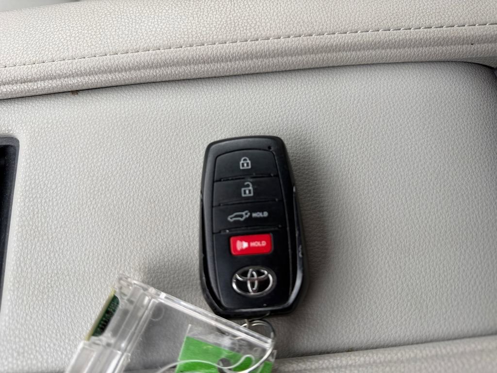 Used 2024 Toyota Grand Highlander XLE image 34