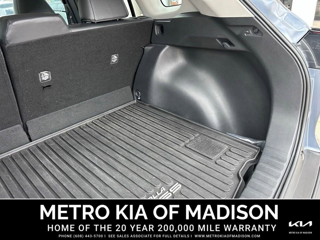 Used 2023 Toyota Corolla Cross XLE image 35