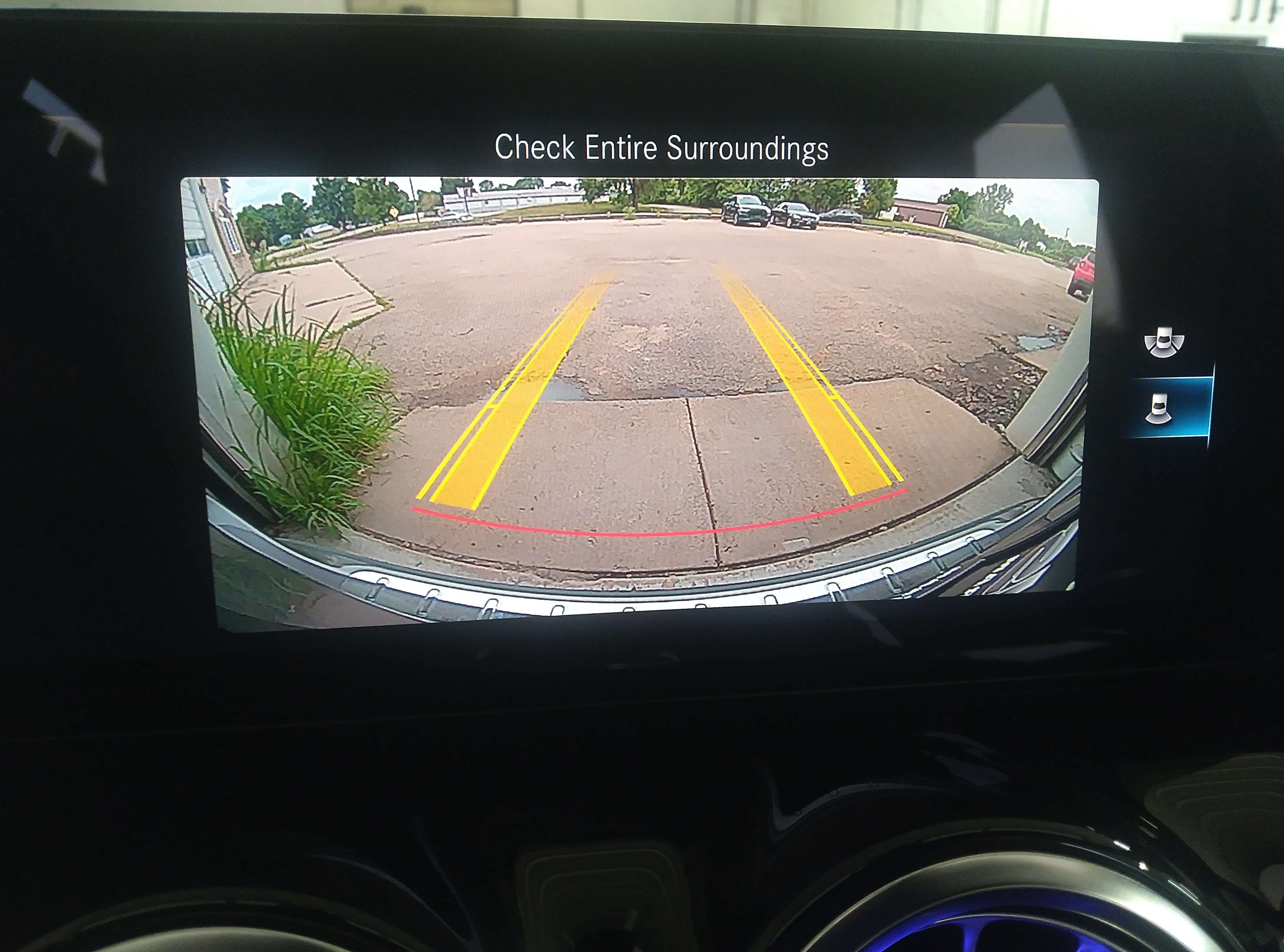 Used 2023 Mercedes-Benz GLA 250 4MATIC w/ Premium Package image 4