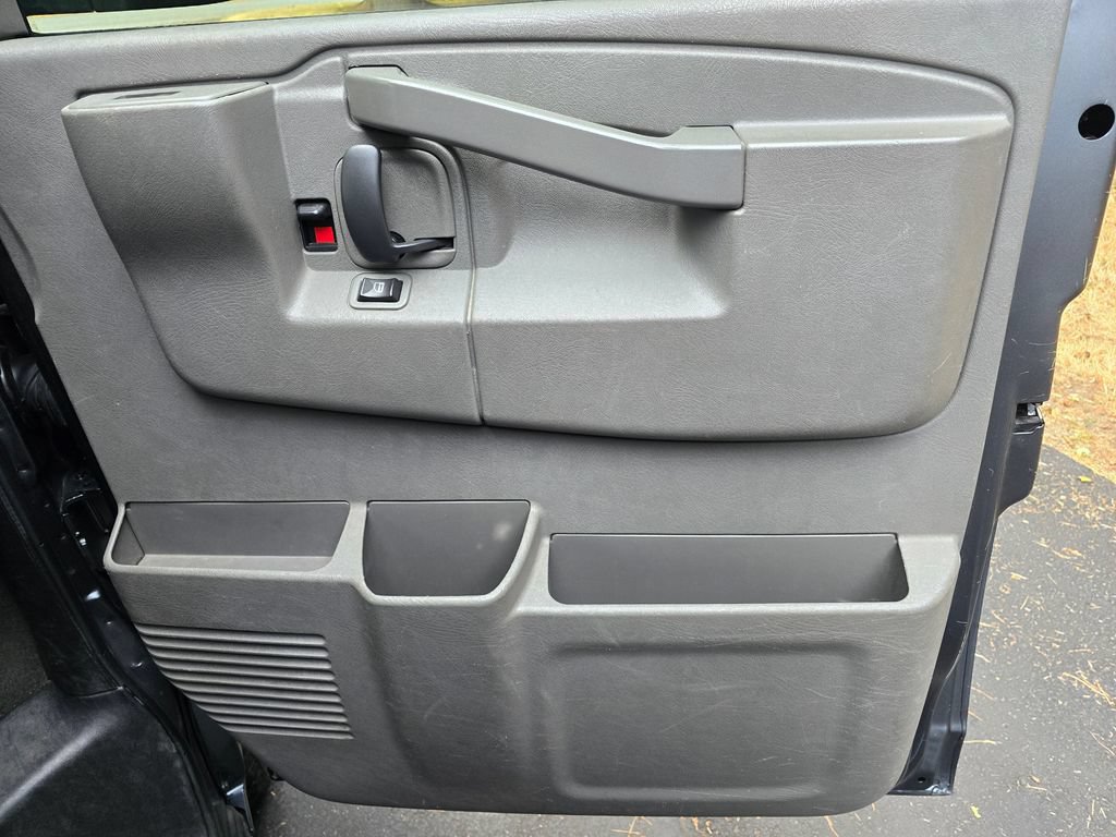 Used 2017 Chevrolet Express 2500 LS RWD image 15