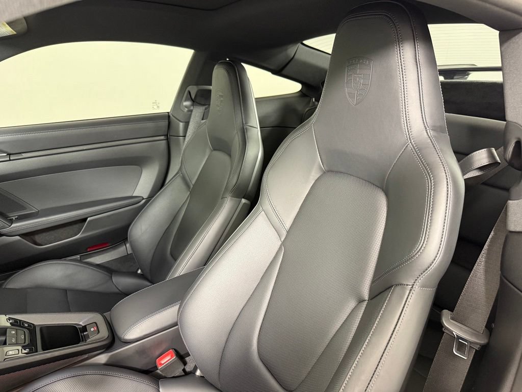 Certified 2026 Porsche 911 Carrera RWD image 5