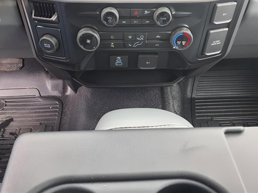 New 2026 Ford F550 2WD Regular Cab Super Duty image 9