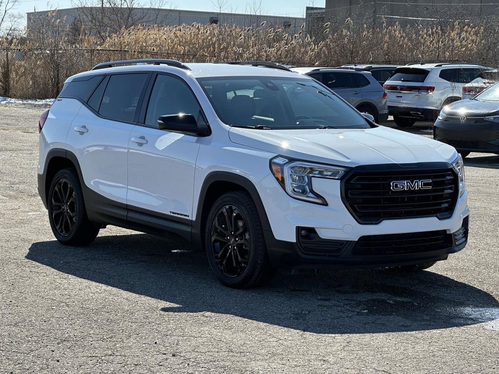 Certified 2022 GMC Terrain SLT w/ Elevation Edition image 7