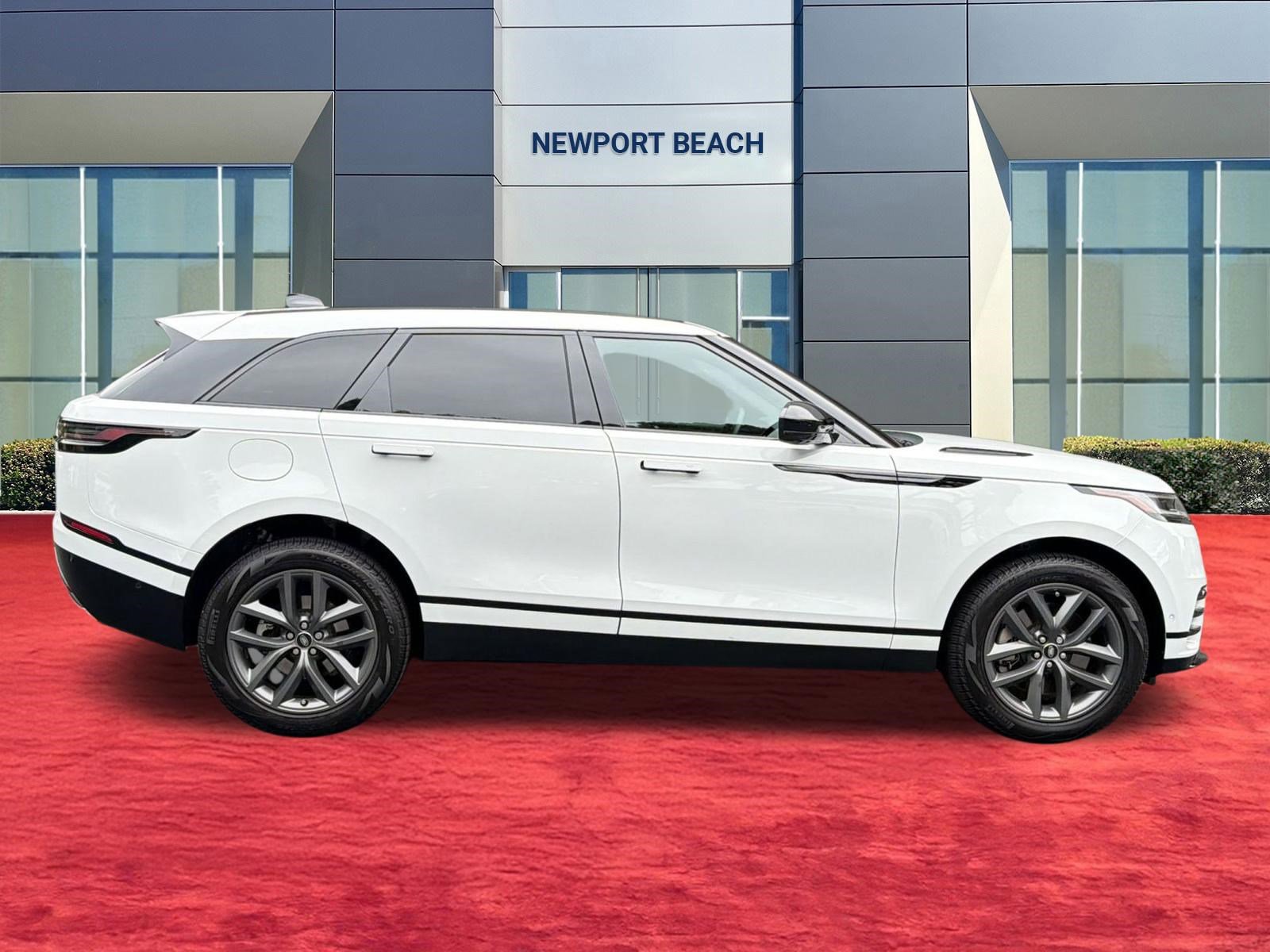 Used 2026 Land Rover Range Rover Velar Dynamic SE AWD/4WD image 8