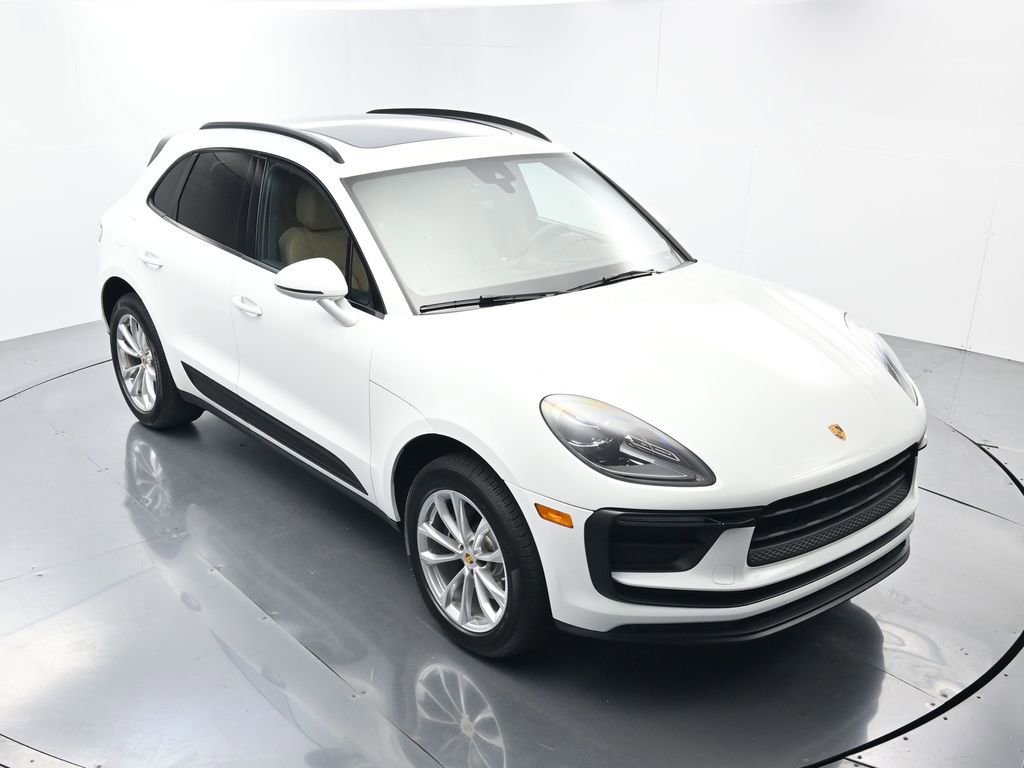 Certified 2022 Porsche Macan AWD/4WD image 43