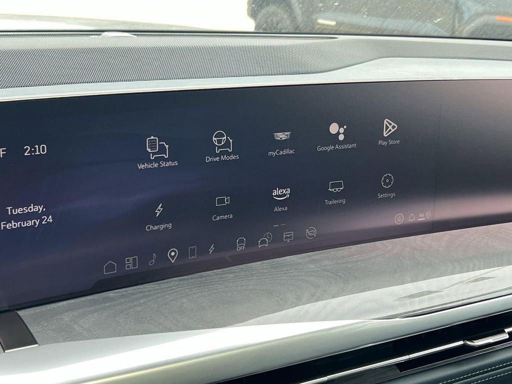 New 2025 Cadillac Escalade IQ Luxury 2 AWD/4WD image 17