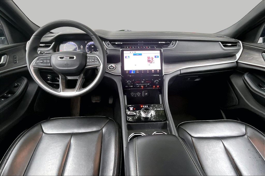 Used 2024 Jeep Grand Cherokee Limited AWD/4WD image 7