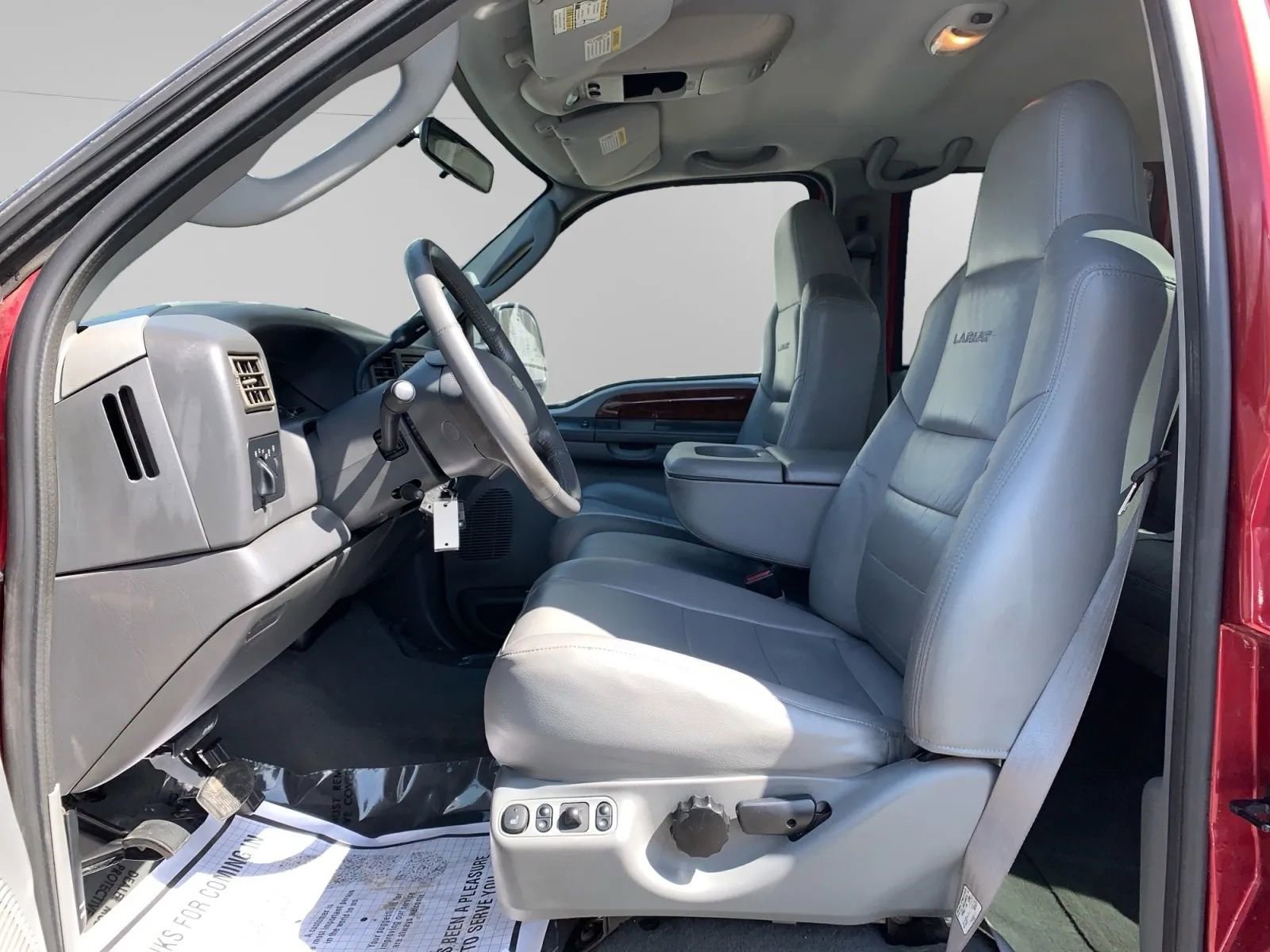 Used 2003 Ford F250 Lariat image 2