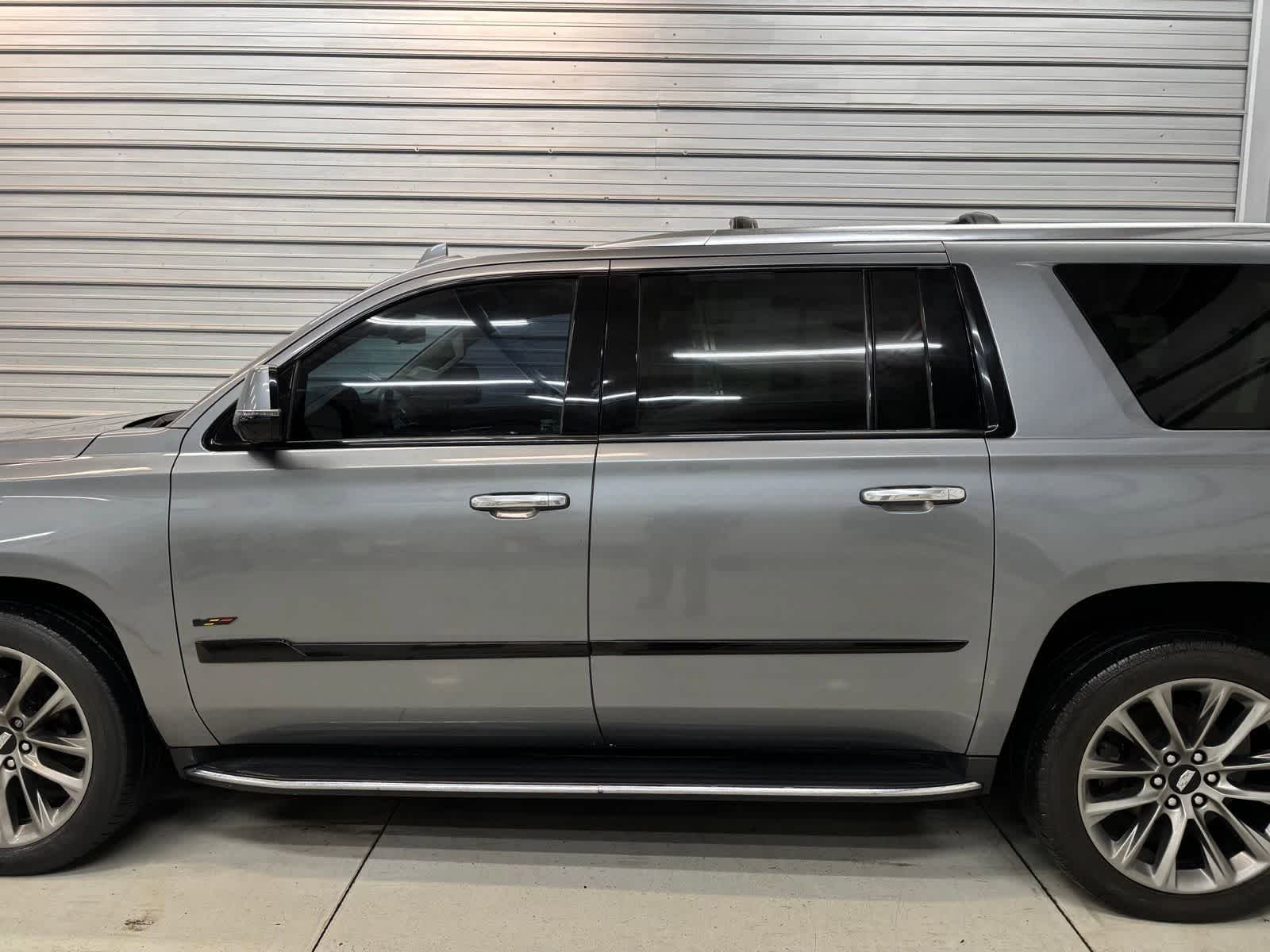 Used 2020 Cadillac Escalade ESV Luxury w/ Escalade Sport Edition AWD/4WD image 6