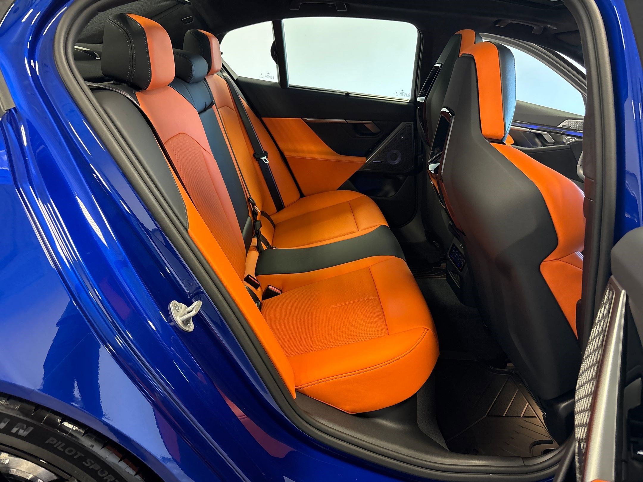 New 2026 BMW M5 w/ Executive Package image 36