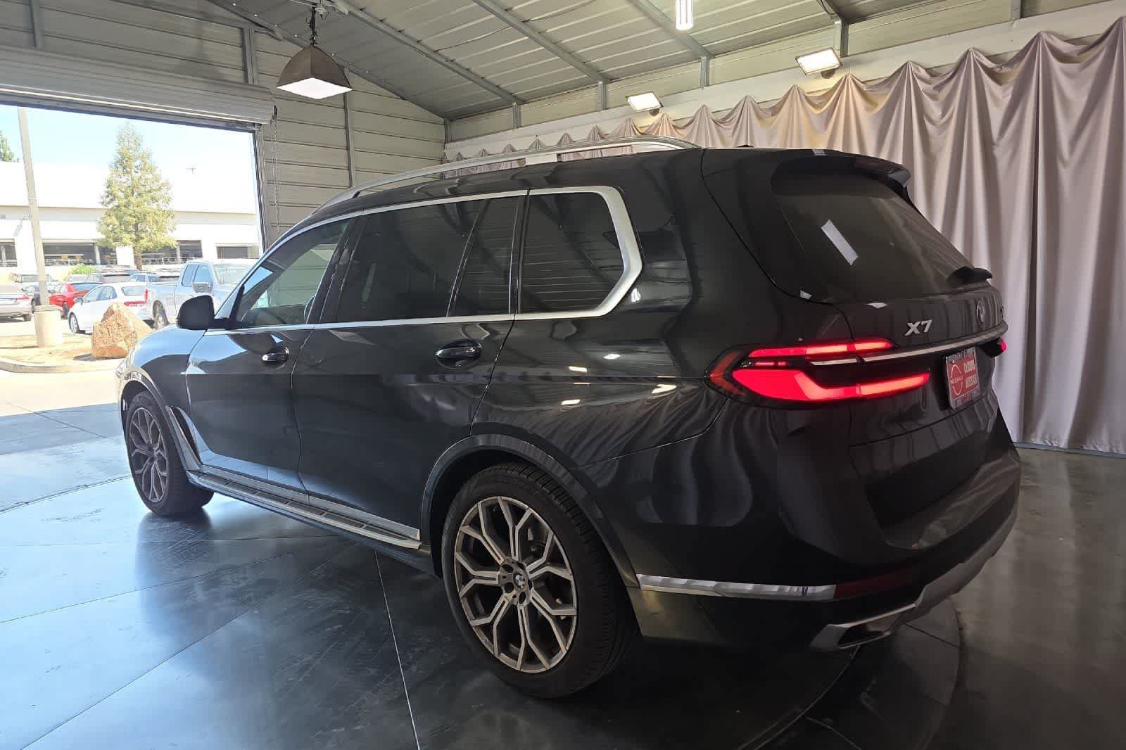 Used 2025 BMW X7 xDrive40i AWD/4WD image 7