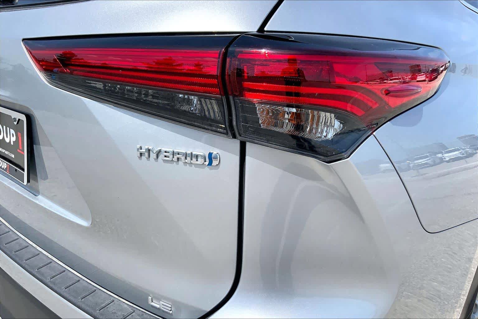 Used 2023 Toyota Highlander LE FWD image 30