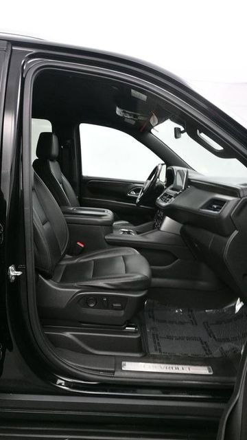 Used 2021 Chevrolet Suburban LT w/ Luxury Package image 10