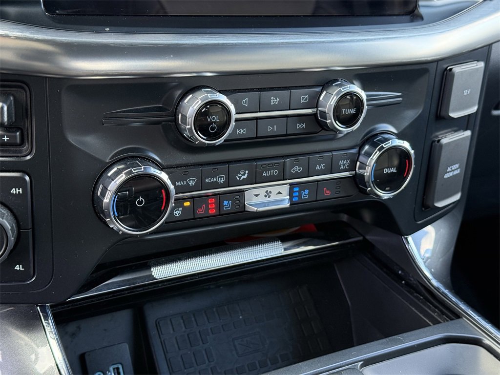 Used 2022 Ford F150 Lariat w/ Equipment Group 502A High image 26