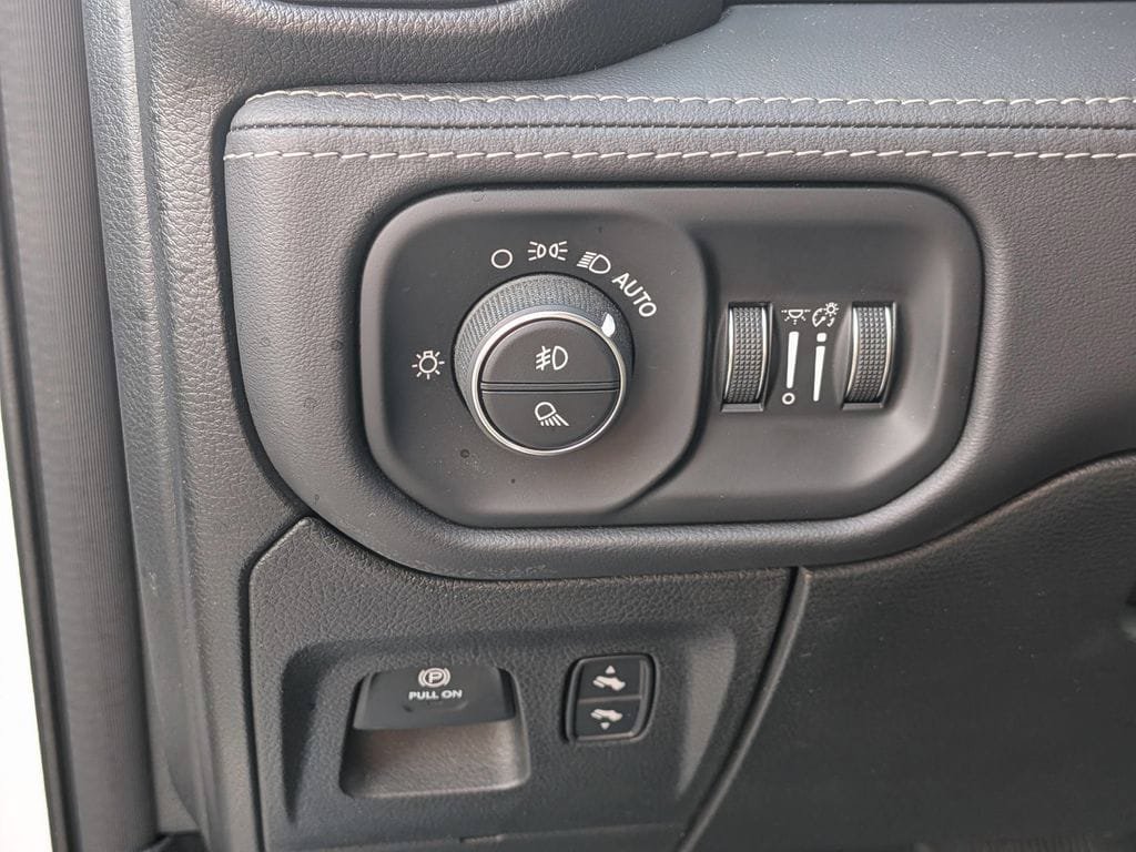 Used 2024 RAM 1500 Limited AWD/4WD image 15
