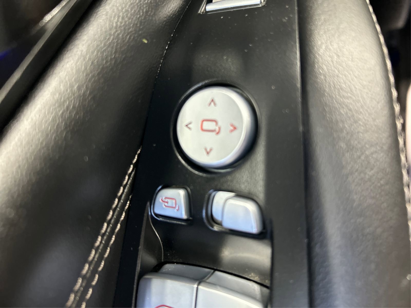 Used 2023 BMW X7 xDrive40i w/ Dynamic Handling Package image 32