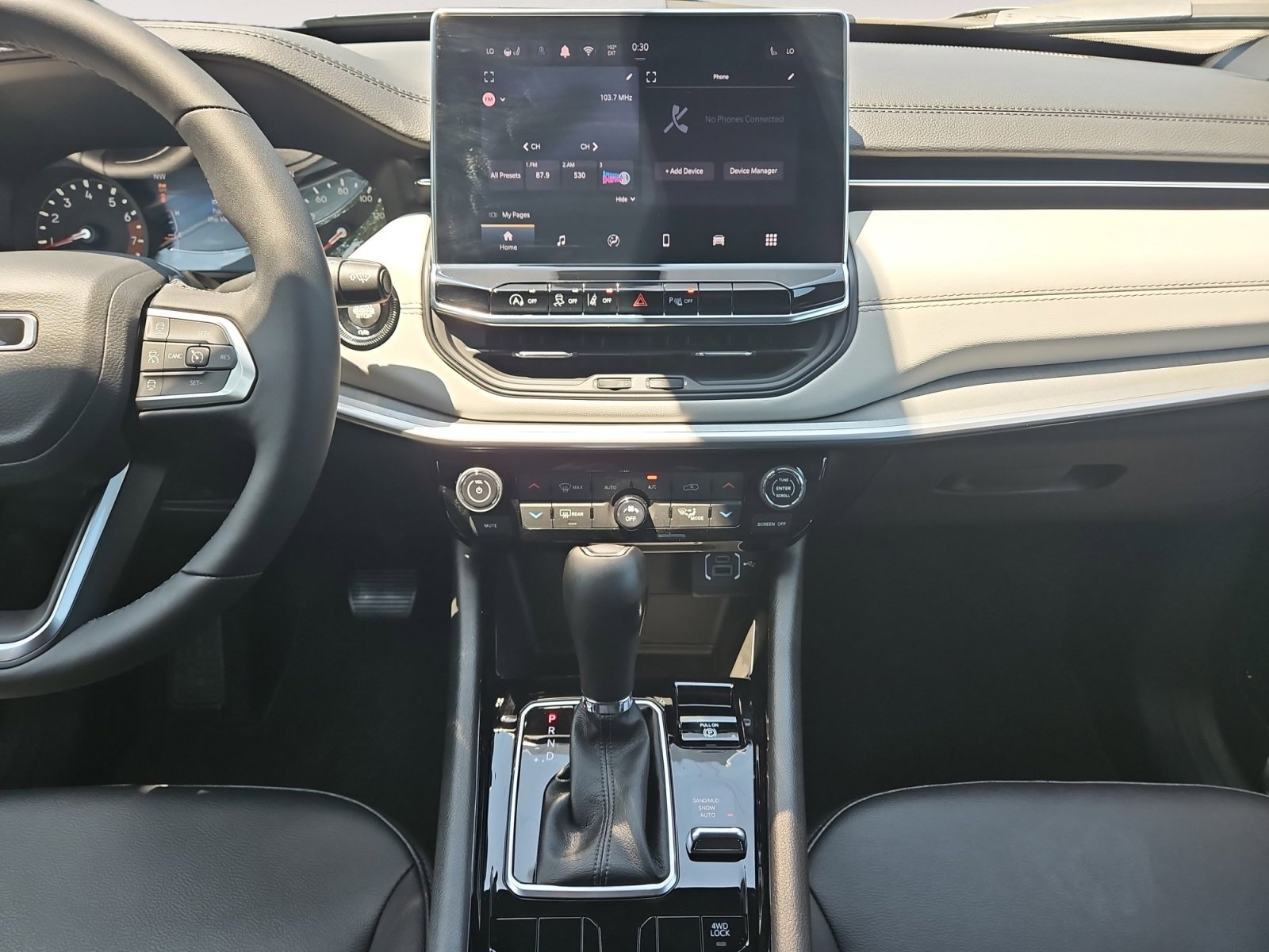 New 2025 Jeep Compass Limited image 11