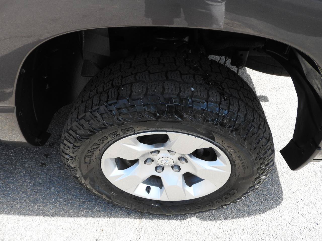 Used 2019 RAM 1500 Big Horn AWD/4WD image 16