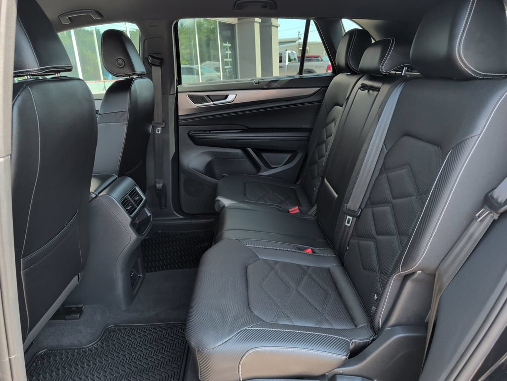 Used 2024 Volkswagen Atlas Cross Sport SE AWD/4WD image 25