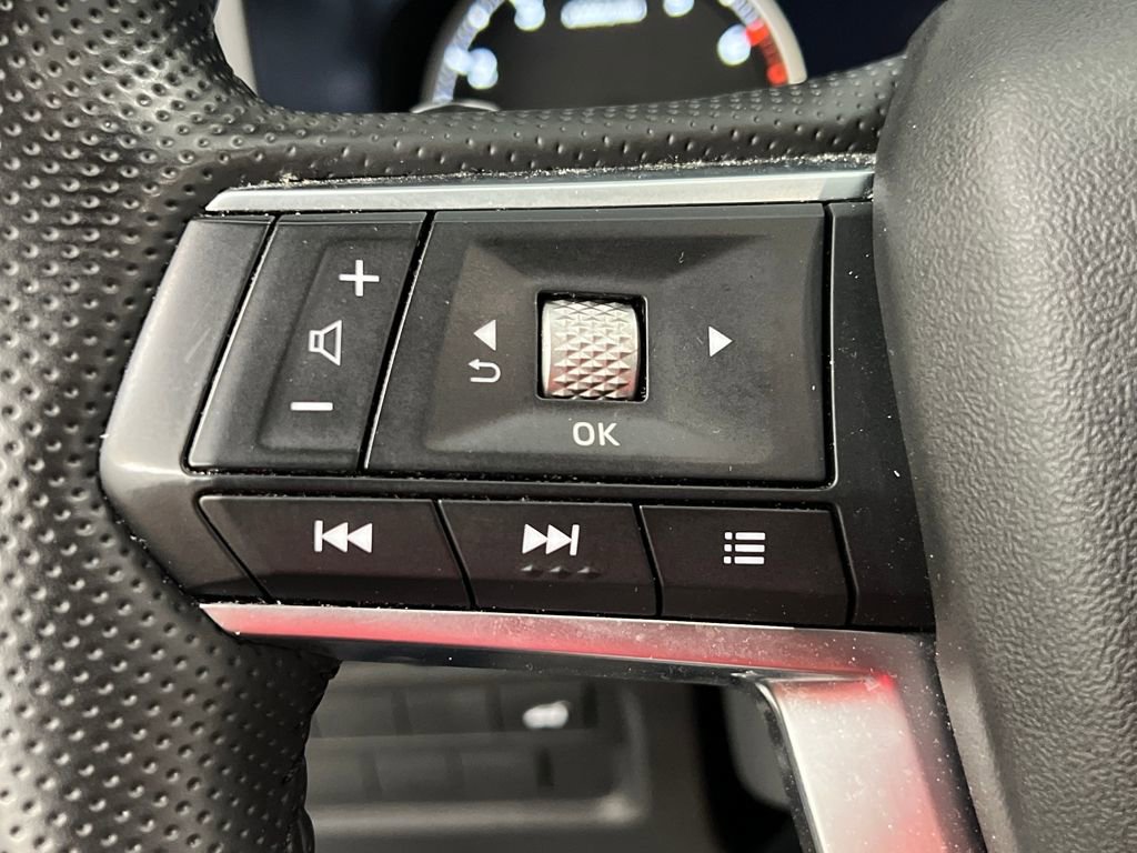 Used 2025 Mitsubishi Outlander SE image 42