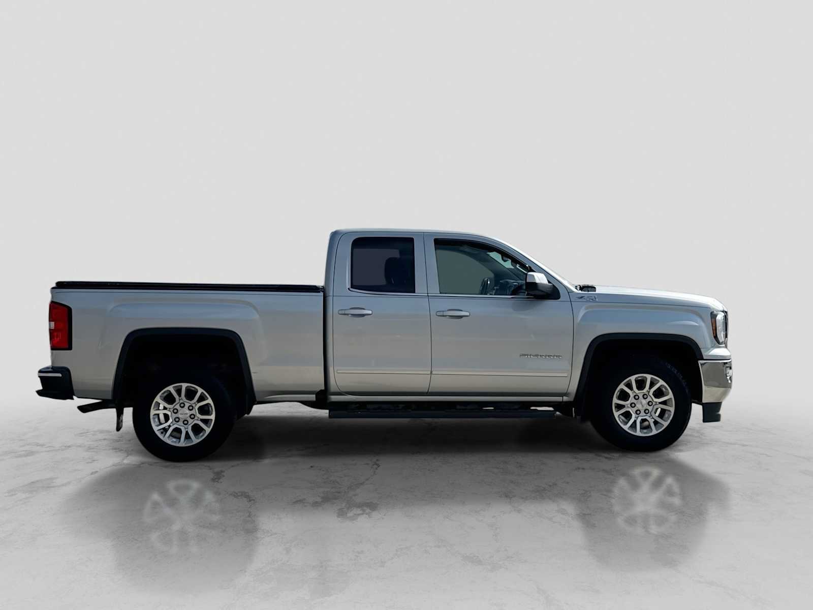 Used 2018 GMC Sierra 1500 SLE w/ SLE Value Package AWD/4WD image 7
