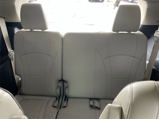Used 2021 Buick Enclave Essence image 22