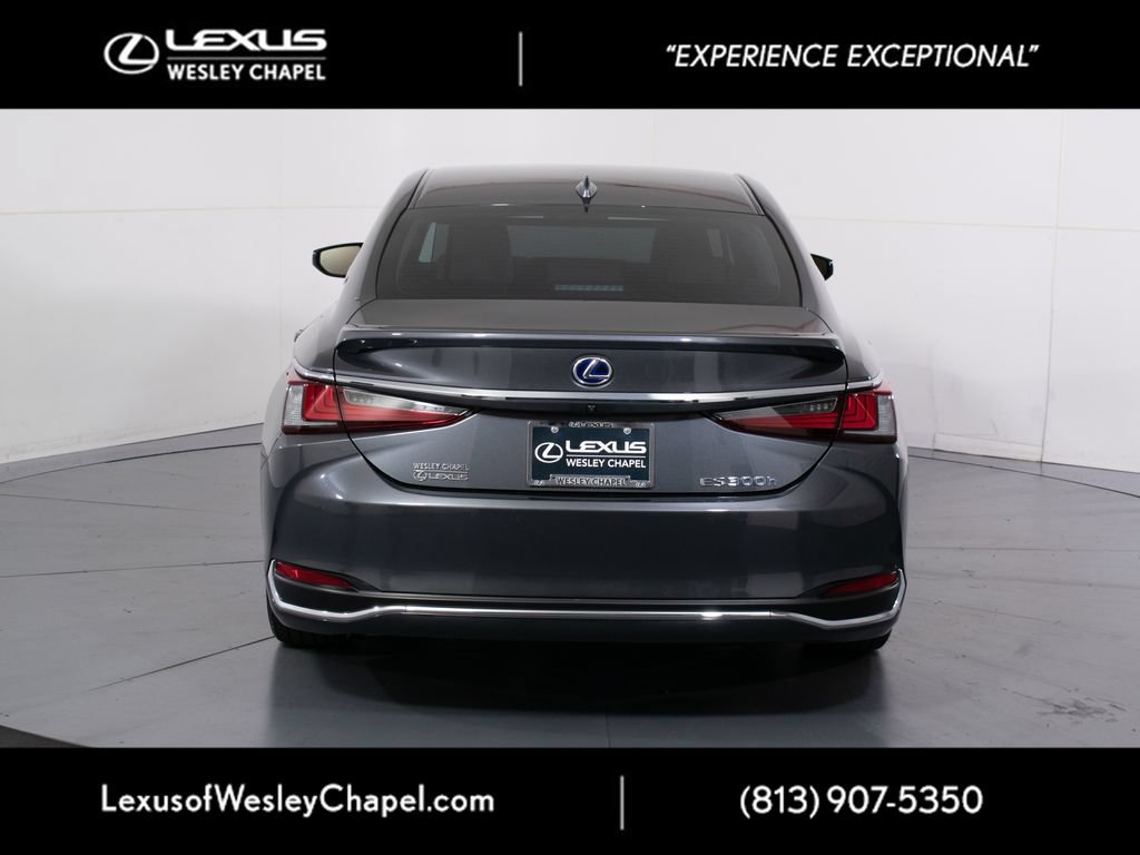 Certified 2022 Lexus ES 300h Ultra Luxury w/ Accessory Package 2 FWD image 5