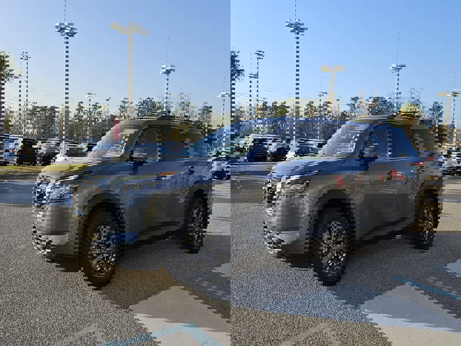 Used 2024 Nissan Pathfinder SV w/ Cargo Package image 2