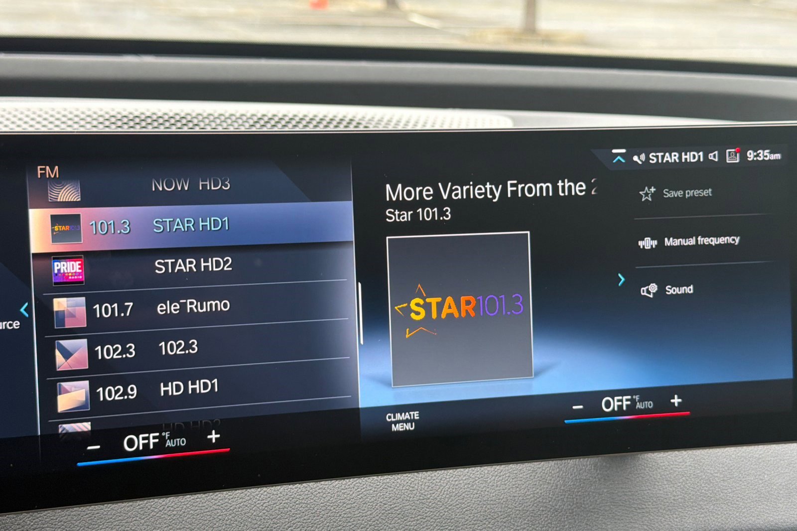 Certified 2023 BMW iX xDrive50 w/ BMW I Signature Blue Package image 24