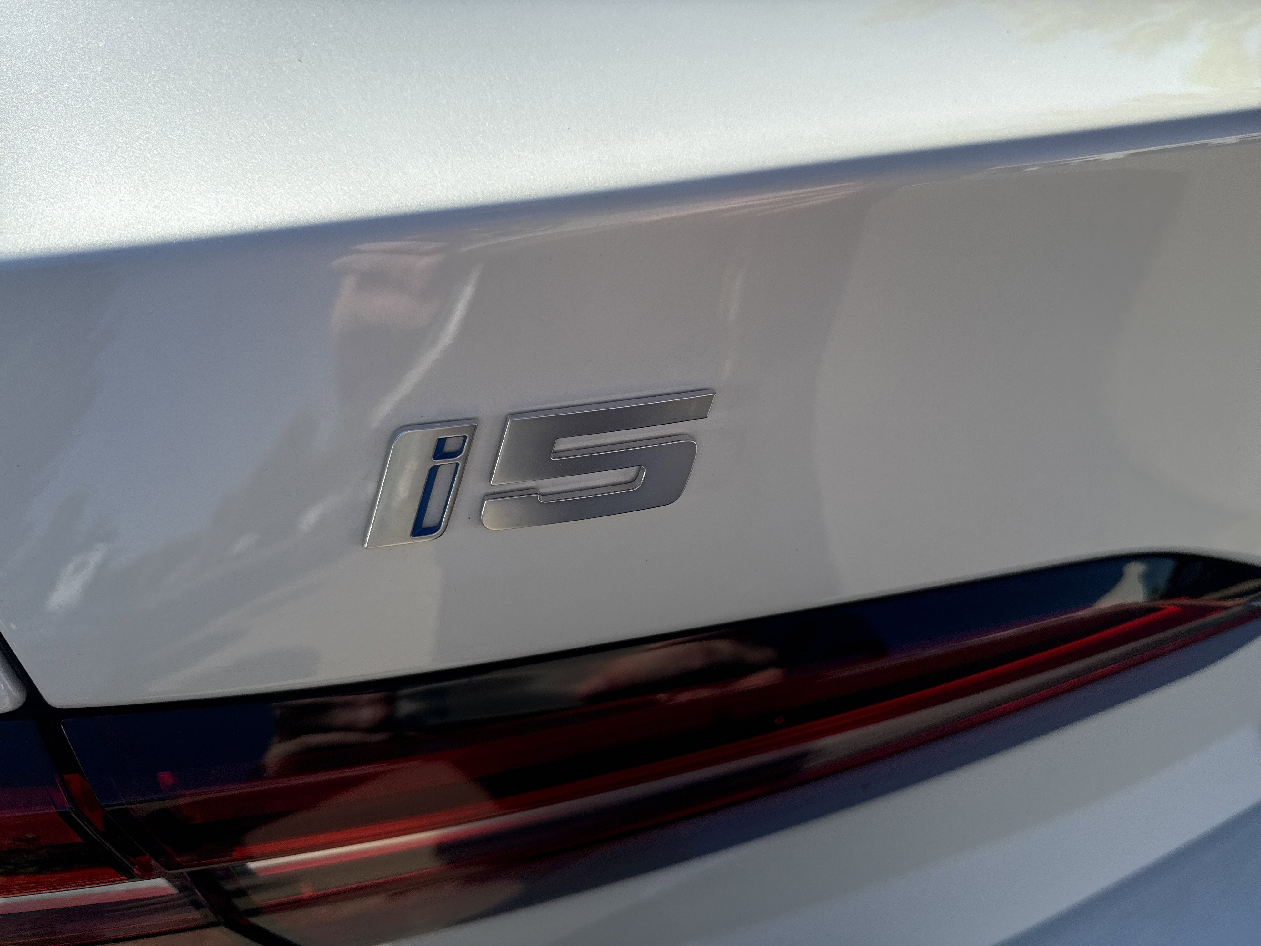 New 2026 BMW i5 eDrive40 image 8