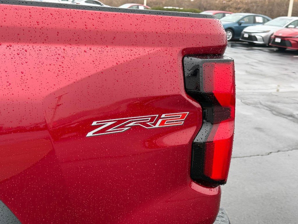 Used 2025 Chevrolet Colorado ZR2 w/ Technology Package image 9