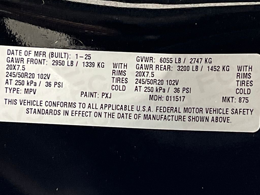 Used 2025 Chrysler Pacifica Limited image 86