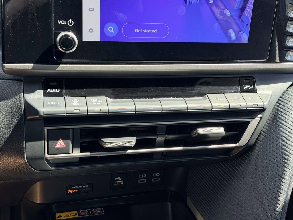 Certified 2025 Toyota Camry SE w/ Convenience Package image 5