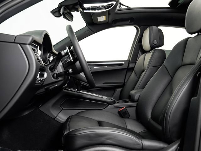 Certified 2026 Porsche Macan S AWD/4WD image 8