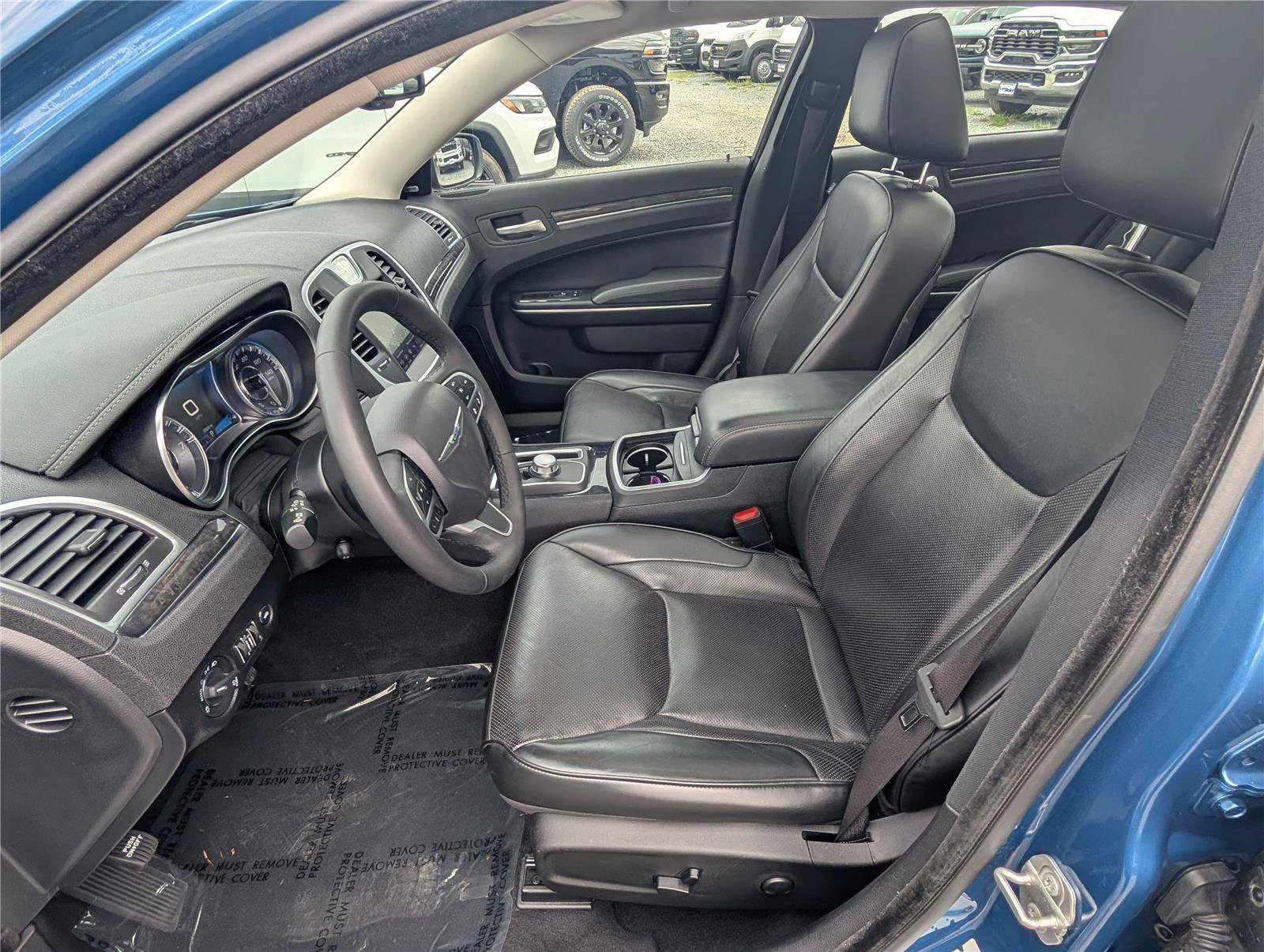 Used 2023 Chrysler 300 Touring L w/ Popular Equipment Group AWD/4WD image 17