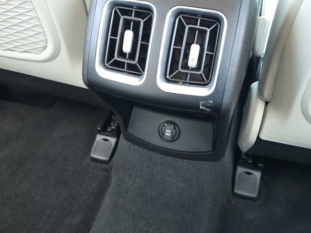 Used 2025 Kia Sorento EX w/ Panoramic Sunroof Package image 18