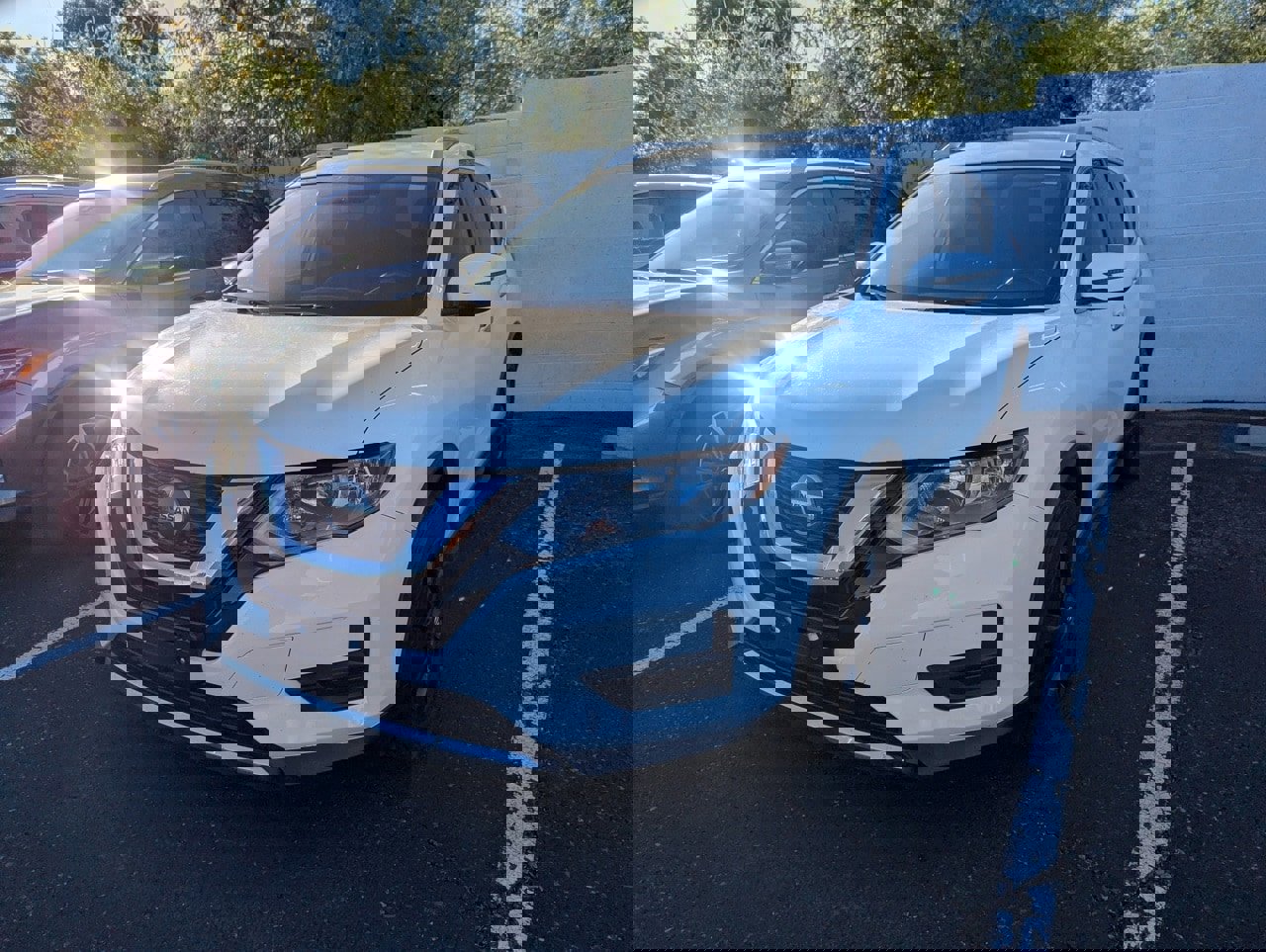 Used 2018 Nissan Rogue SV