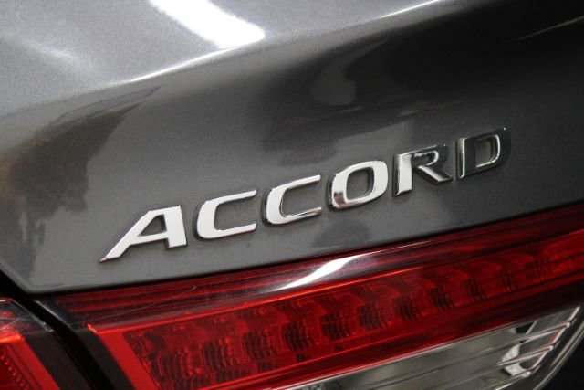 Used 2018 Honda Accord LX image 8