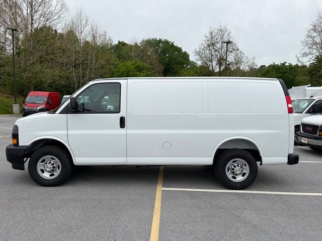 New 2026 Chevrolet Express 2500 w/ Driver Convenience Package RWD image 4